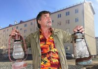 Все работы плановые. Об отключениях жильцов должны были предупредить управляющие компании. Во всех районах электричество должны дать не позже 17.00. 