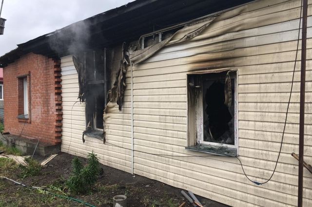 Человек погиб при пожаре в частном доме под Новосибирском