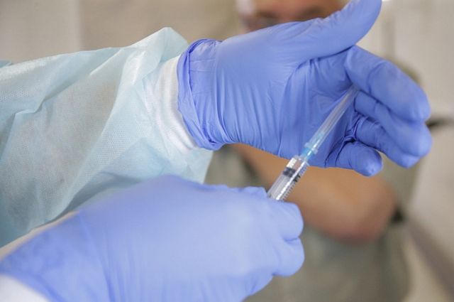 В ТЦ Курска пункты вакцинации от COVID-19 будут работать дольше