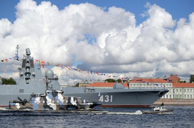 Мосты в Петербурге разведут днем для репетиции Дня ВМФ
