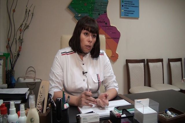 Лучшим руководителем медучреждения назвали 36-летнюю Евгению Ковалеву, которая возглавляет ЦРБ Сальского района.