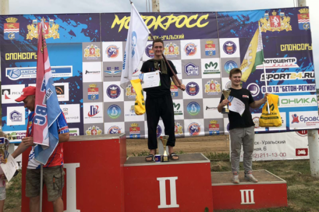Мотогонщик из Ноябрьска завоевал серебро на чемпионате России