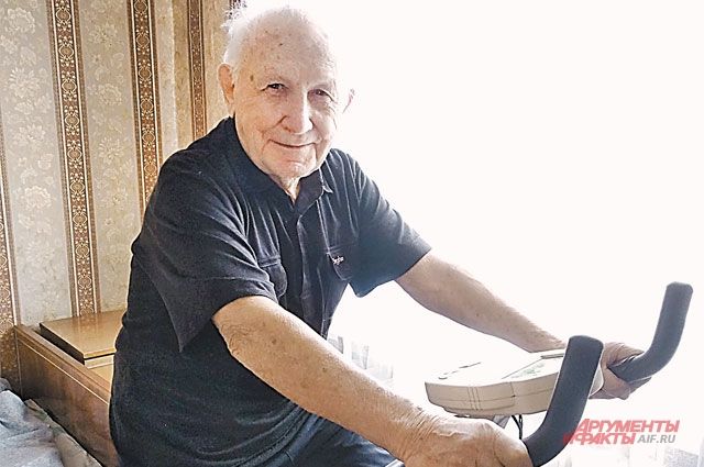 В Орле ветерану войны Абраму Миркину исполнился 101 год