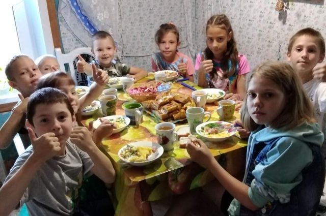 Сертификаты на жилье получат две многодетные семьи Псковской области