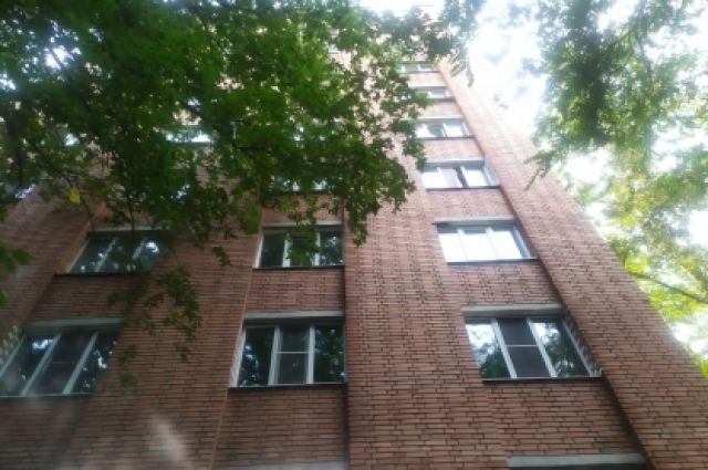 Годовалый мальчик упал с пятого этажа дома на ул. Ульяновской в Пензе