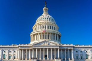 В Конгрессе просят Байдена изменить дату визита Зеленского в США.