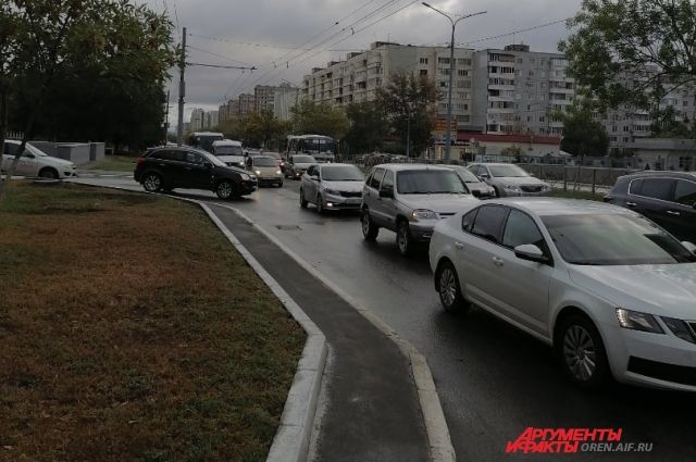 В Оренбурге утвердили схему движения транспорта на время ремонта улиц Володарского и Постникова.