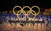 Олимпийские кольца на церемонии открытия на Национальном олимпийском стадионе