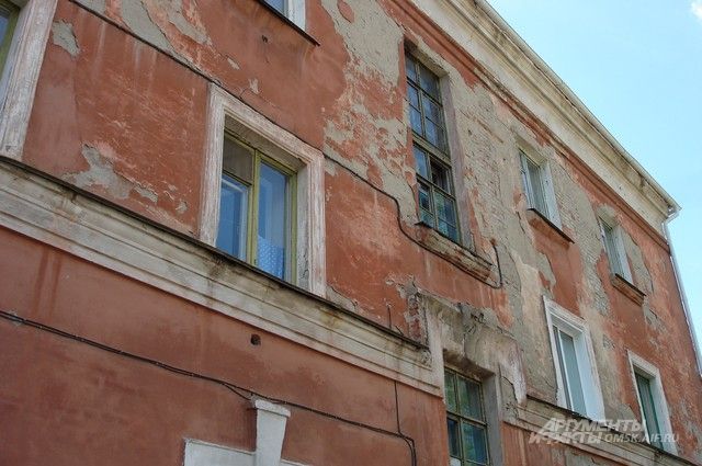 В Казани экскурсовод обнаружил старинную вывеску на доме на ул. Баумана