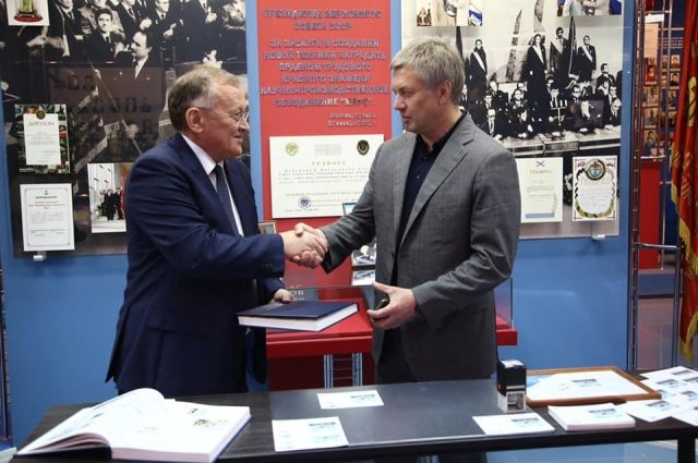 Алексей Русских поздравил сотрудников НПО «Марс» с Днём ВМФ