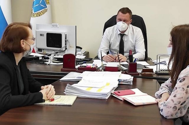 Роман Бусаргин призвал увеличить темпы вакцинации в Саратовской области