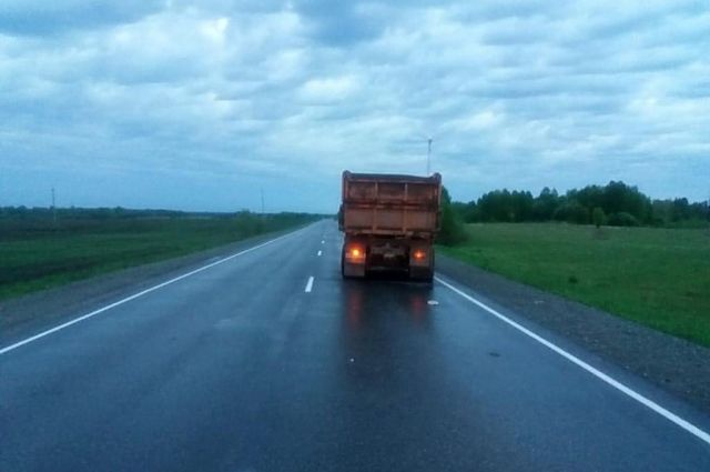 В Новоузенске пешеход чуть не погиб под колесами КАМАЗа