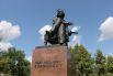 Памятник Ивану Крамскому, русскому живописцу, мастеру жанровой, исторической и портретной живописи, художественному критику