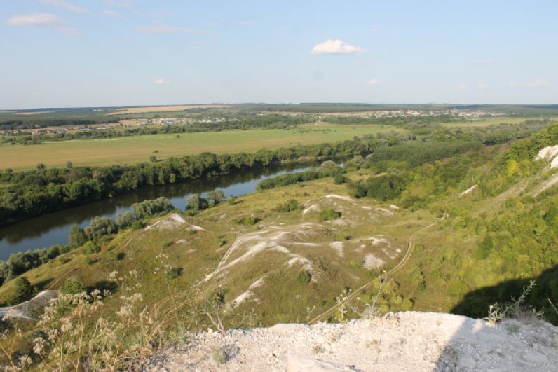 Меловые скалы близ села Сторожевое-1 Острогожского района Воронежской области