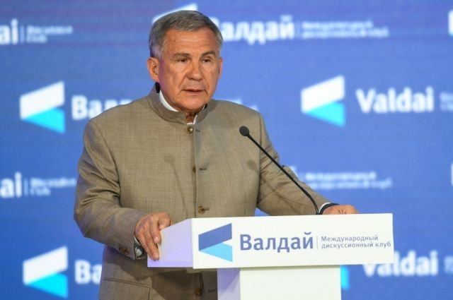 Рустам Минниханов отреагировал на жалобы жителей Татарстана на «Финико»