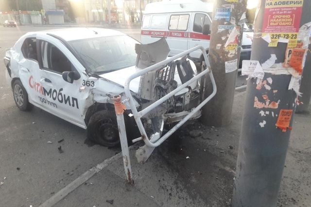 Два такси столкнулись в Калининском районе Челябинска