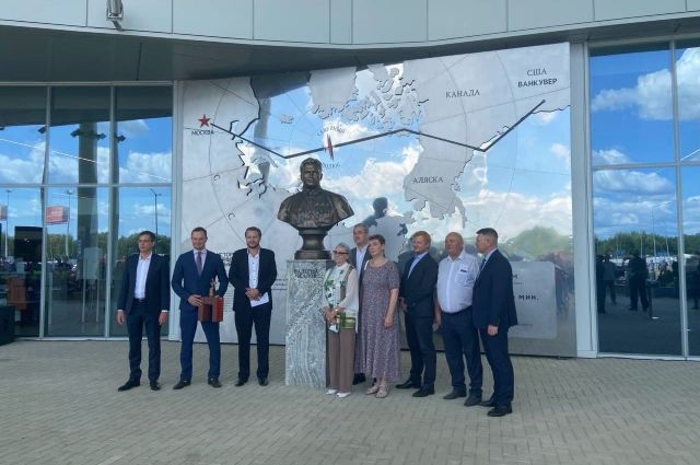 Правнук Чкалова участвует в церемонии переименования аэропорта Стригино