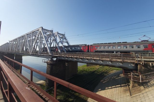 Уже 125 лет омский железнодорожный мост соединяет берега и судьбы людей.