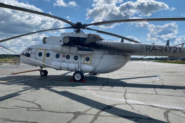 Вертолёт санавиации доставил в Пермь женщину с осложнённой беременностью