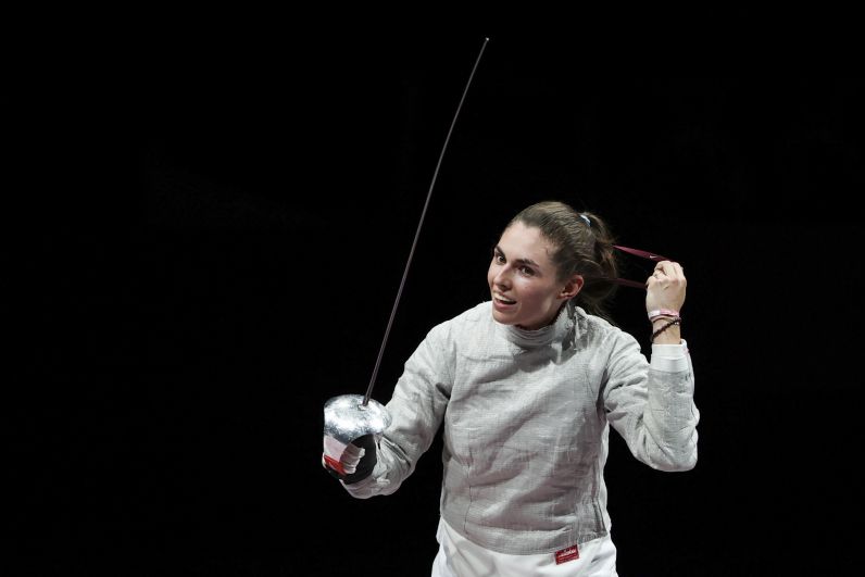Саблистка София Позднякова завоевала золото на Олимпиаде в Токио