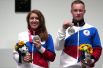 Виталина Бацарашкина и Артём Черноусов, завоевавшие серебряные медали на соревнованиях смешанных команд по стрельбе из пневматического пистолета с 10 метров на XXXII летних Олимпийских играх в Токио