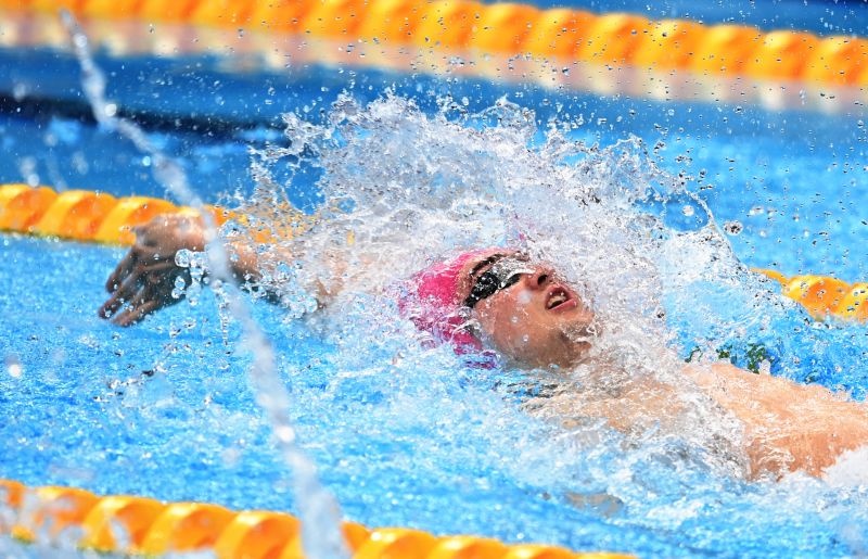 Климент Колесников, завоевавший серебряную медаль в соревнованиях по плаванию на 100 метров на спине среди мужчин на XXXII летних Олимпийских играх