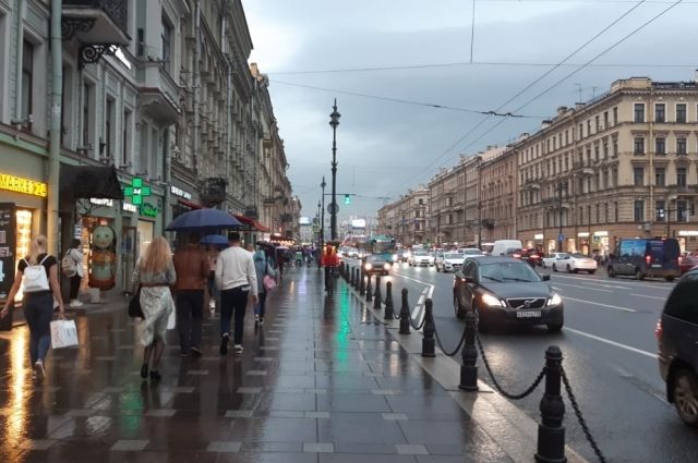 Обильные ливни задержатся в Петербурге до конца рабочей недели