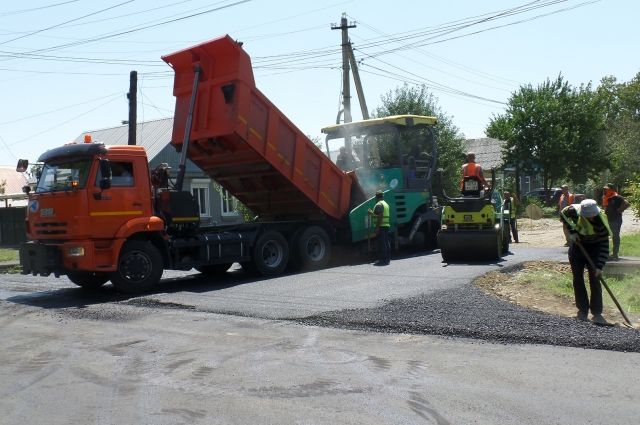 В Майкопе ведется ремонт дорожного покрытия по улице Герцена