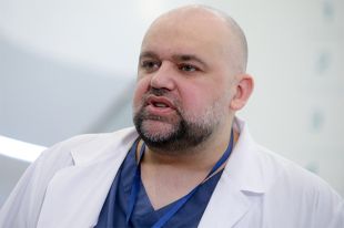Главный врач московской больницы №40 в Коммунарке Денис Проценко.