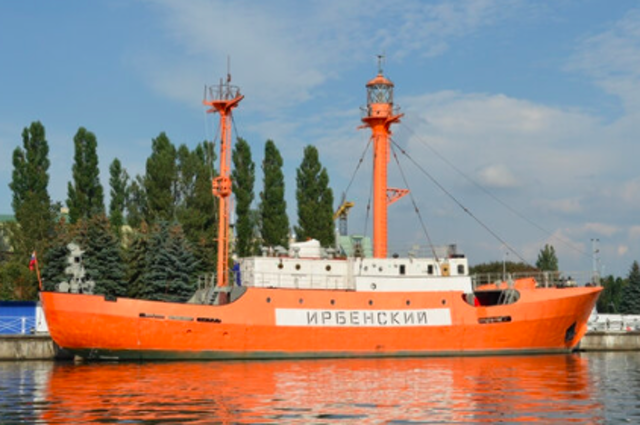 На плавучем маяке «Ирбенский» начались уникальные работы