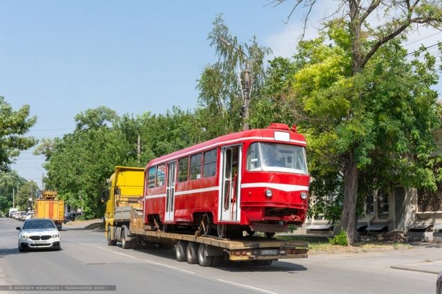 Ретро-трамвай установили в парке в Таганроге