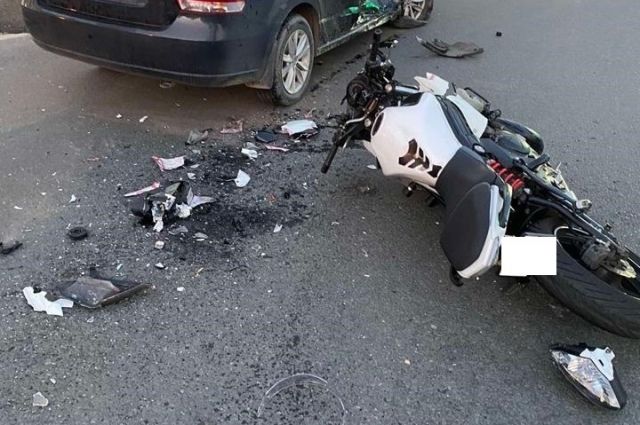 Мотоциклиста госпитализировали после лобового ДТП в Челябинске