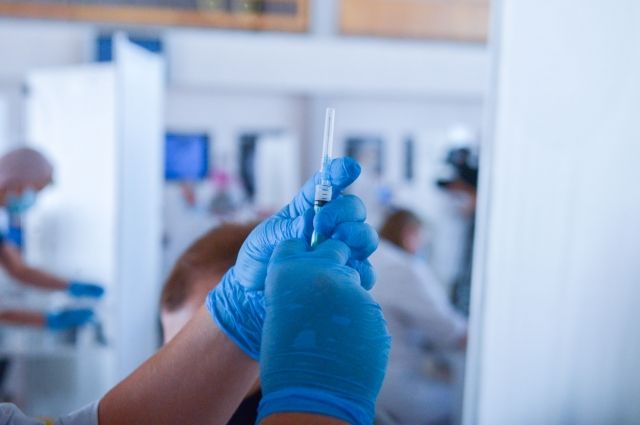 Более 28 тысяч доз вакцины «Спутник лайт» доставили в Иркутскую область