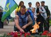 Возложение цветов к Вечному огню на Марсовом поле на праздновании Дня Воздушно-десантных войск в Санкт-Петербурге