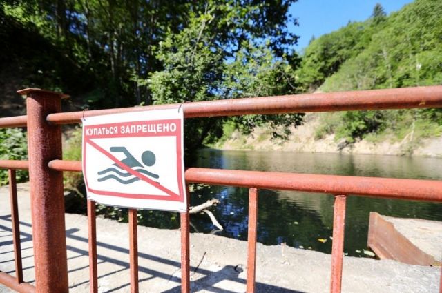 Жителям также напоминают, что купание в водохранилище строго запрещено. Это негативно сказывается на качестве воды, поступающей в жилые дома.