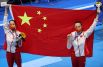 Серебро взяли китайские спортсменки Хуан Сюэчэнь и Сунь Вэньянь (192,4499 балла)