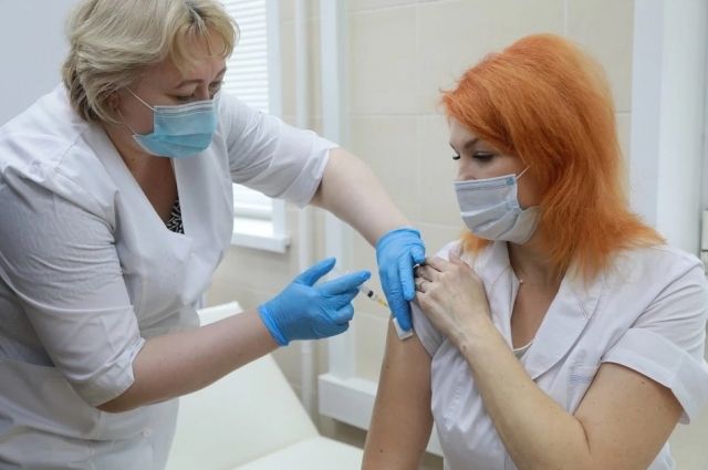 Почти 150 тысяч жителей Псковской области сделали первую прививку от СOVID