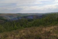 В заповеднике Шайтан-Тау в Оренбуржье из-за удара молнии начался пожар. 