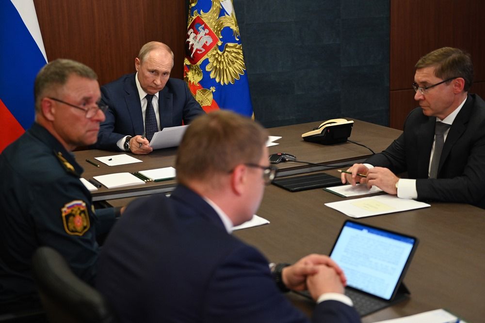 После облёта территории президент провёл совещание в Магнитогорске.