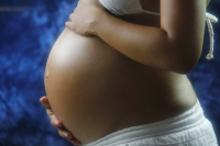 Вакцинироваться сибирячка пока не планирует: беременность проходит тяжело. 