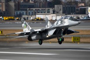 Украинский истребитель перехватил «кукурузник» на границе с Румынией