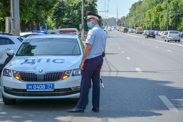 Несколько автовладельцев Барнаула пострадали от метателя кружек и бутылок