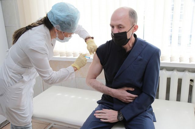 Глава Республики Алтай Олег Хорохордин вакцинировался от коронавируса