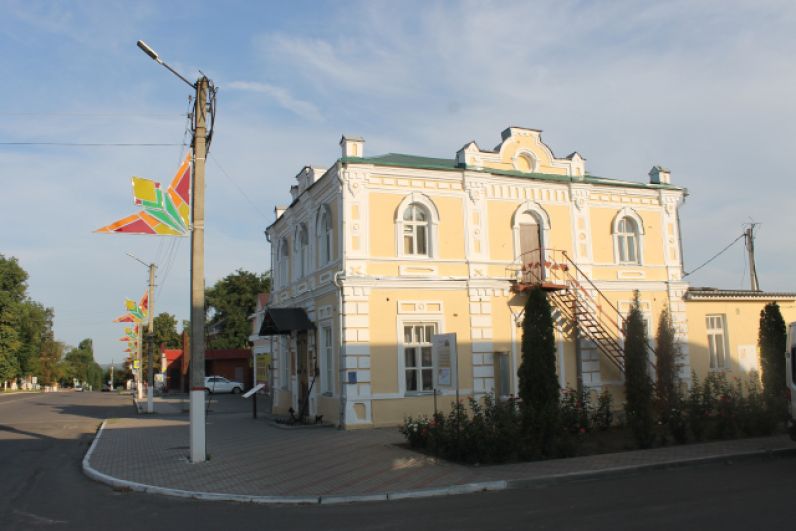 Краеведческий музей Боброва в бывшем магазине купца Мирошникова
