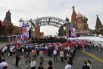 Олимпийская сборная России на сцене во время концерта в честь олимпийской сборной России на Красной площади