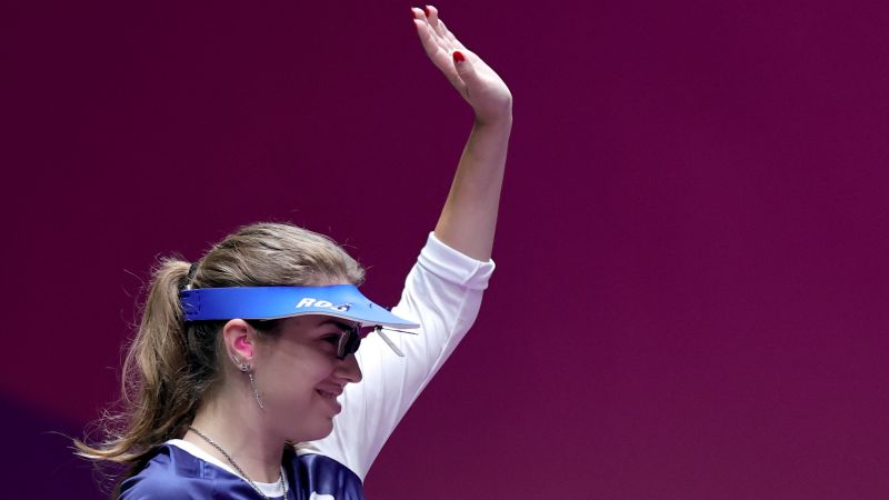 Виталина Бацарашкина, завоевавшая золотую медаль в соревнованиях по стрельбе из пневматического пистолета с 10 метров среди женщин (25 июля)
