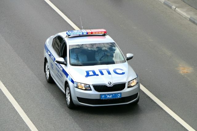 В Курске во время ДТП Volkswagen отбросило в столб: погибла девушка
