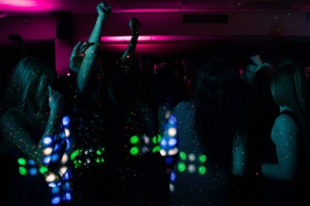 Незаконную дискотеку обнаружила полиция в Пскове