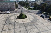 Дрифт среди пешеходов: в Киеве нелегально провели экстремальные съемкимки
