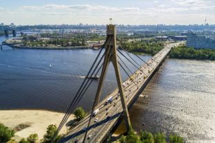 В Киеве почти на месяц ограничат движение на Северном мосту